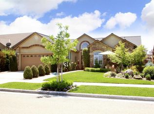2400 Azalea St, Kingsburg, CA