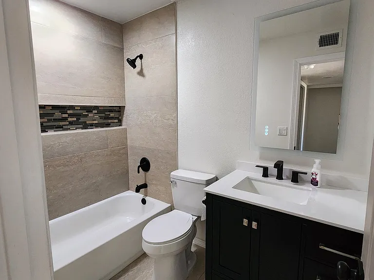 431 W Redd Rd — Photo 9