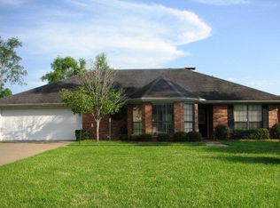 106 Whitehouse Hill Ct, Lufkin, TX 75901