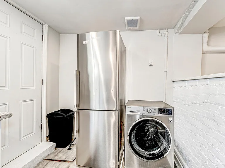 Large refrigerator-freezer and 1 unit washer-dryer!