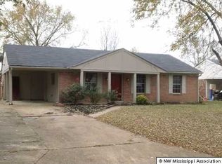 6325 Forest Glen Dr, Horn Lake, MS 38637