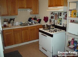 135 Brook St #3, Brookline, MA 02446