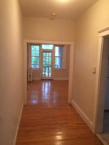 33 Lawn St — Photo 3