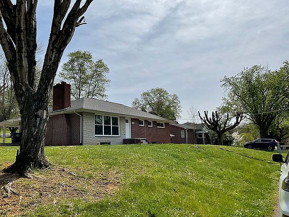 2nd image of 3601 Montclair Rd