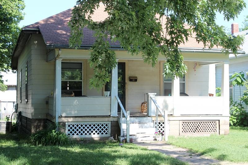2nd image of 606 N 3rd St