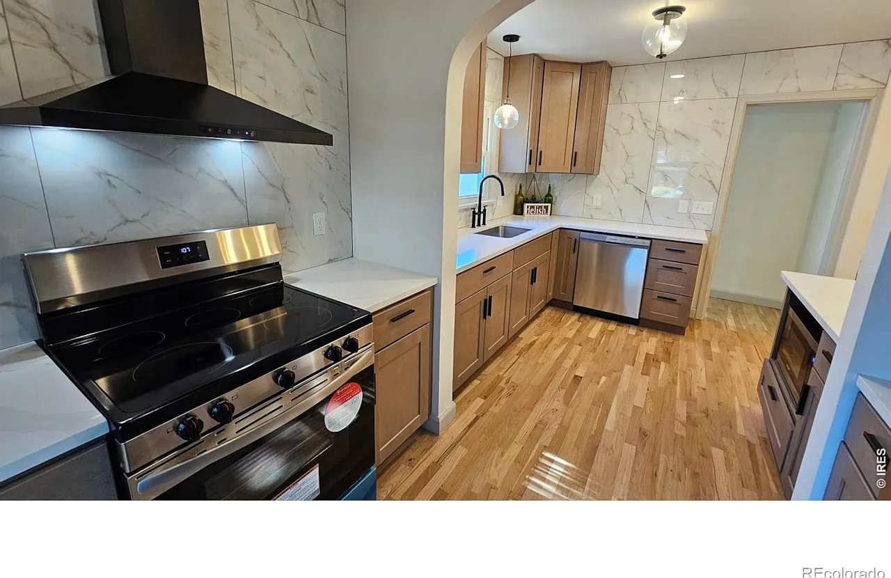 Just remodeled 4 bed 2 bath — Photo 4