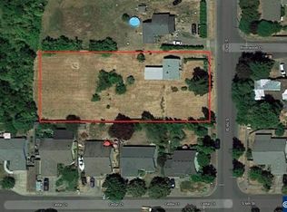 940 S 7th St, Independence, OR 97351