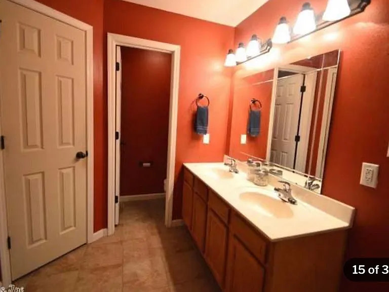 351 Meadow Creek Dr — Photo 7