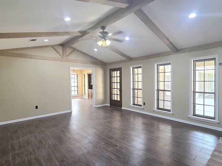 12119 Mallory Ave — Photo 9