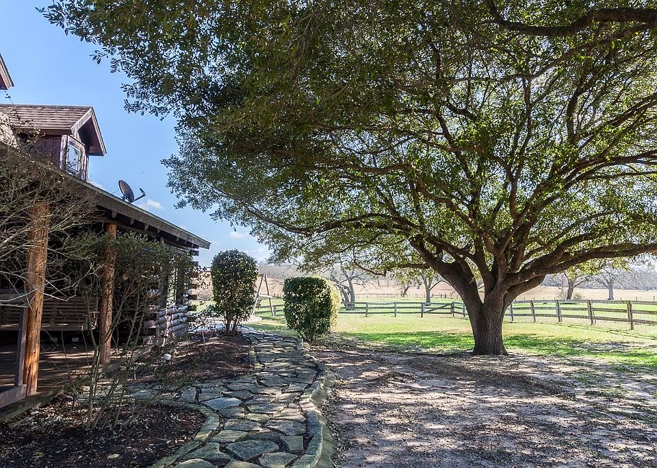 1st image of 2707 Turkey Creek Ln