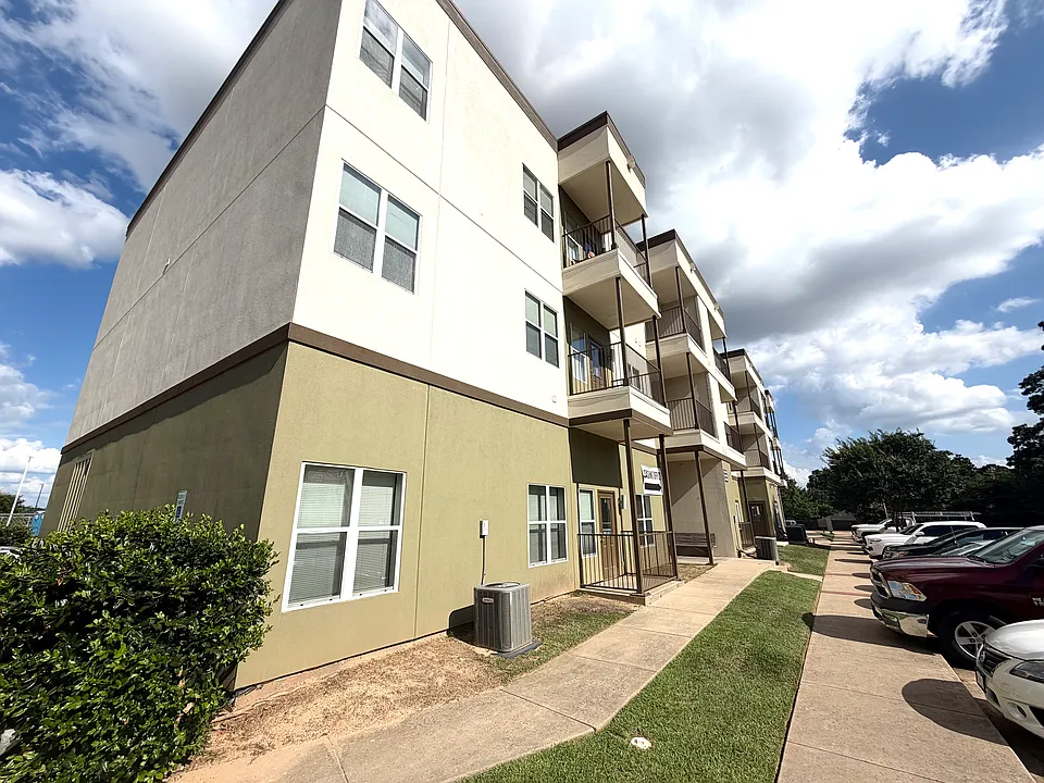 City Center Apartment Homes