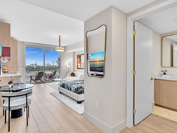 3rd image of 90 NE 32nd St #724