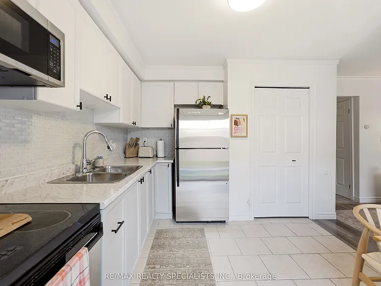 39 Pinewoods Dr #10 — Photo 9