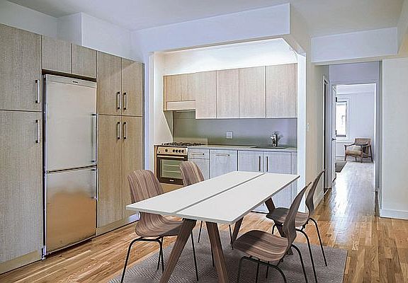 3rd image of 101 W 15th St APT 319