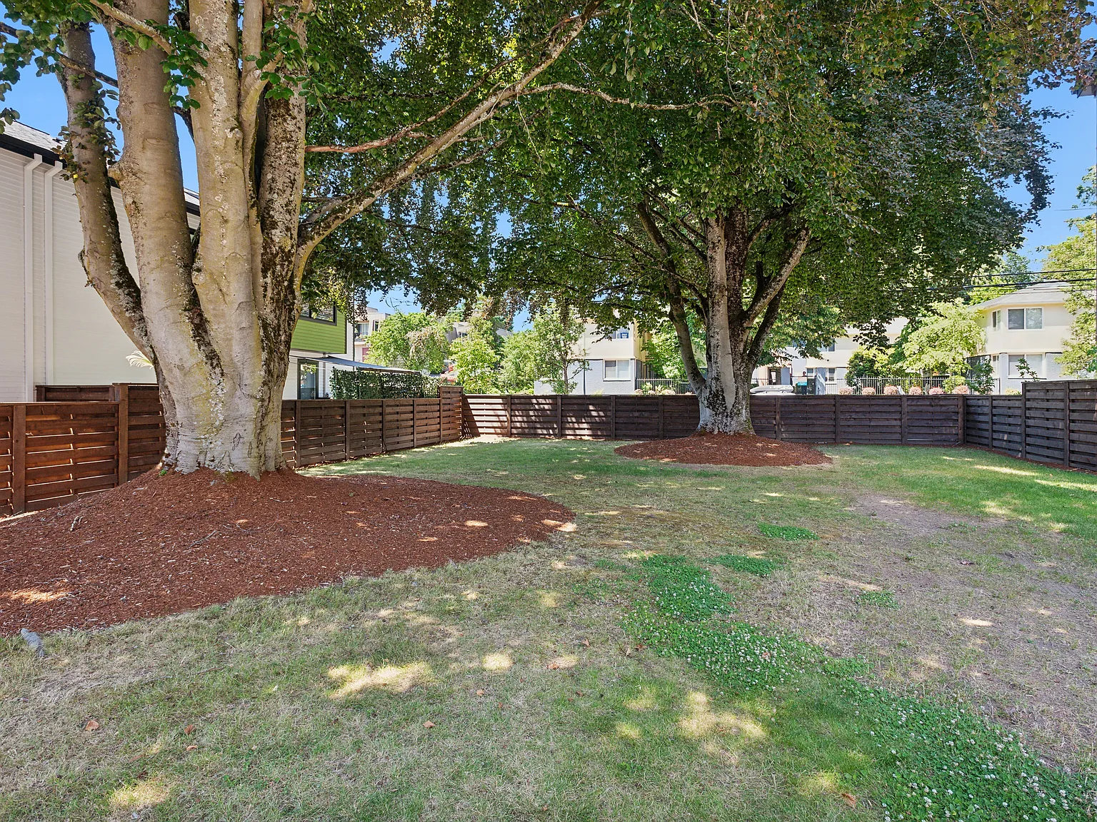 3 bed, 3.5 bath, 1970 sqft, $3,300 — Photo 3