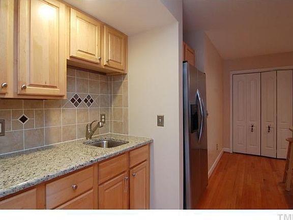 Serving counter with additional sink