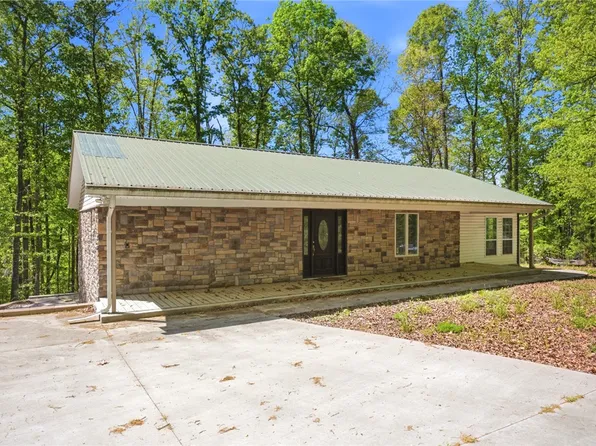 215 Boxwood Ln, Westminster, SC 29693