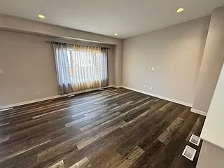 366 Bonaventure Dr W — Photo 5