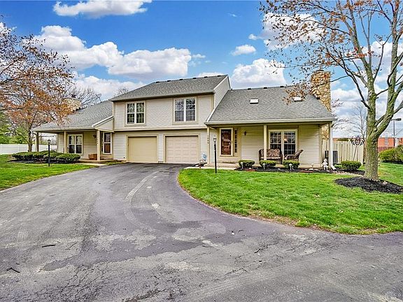 3rd image of 1040 Foxshire Pl