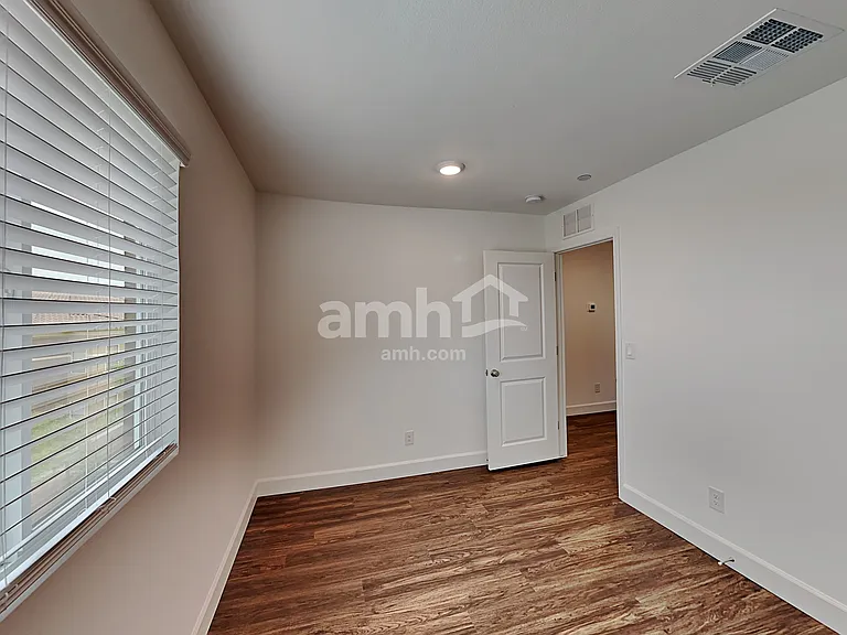 3332 Blodwen St — Photo 19