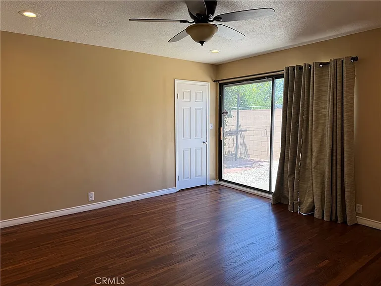 1447 S Valley Center Ave — Photo 20