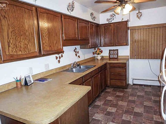 5th image of 5041 Raymond Ave