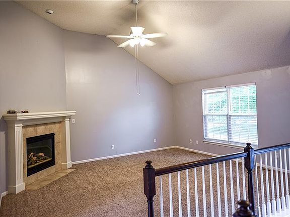 3rd image of 2926 Garland St