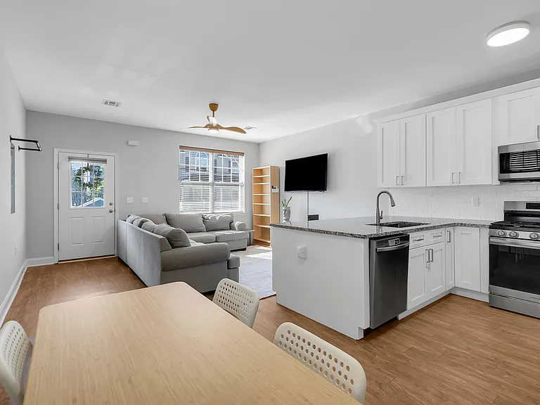 88 Seadrift Ave — Photo 8