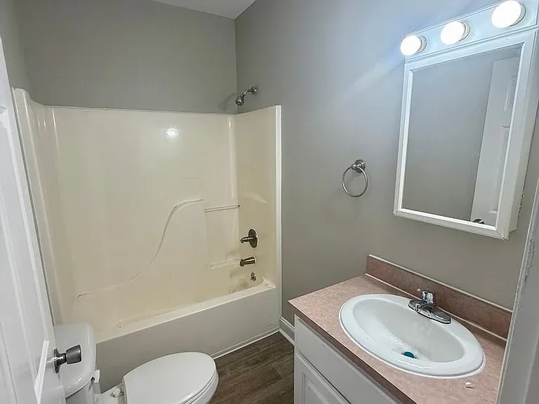 303 Providence Rd — Photo 8