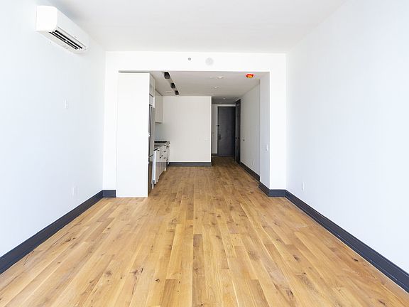 4th image of 42-22 27th St #313AA