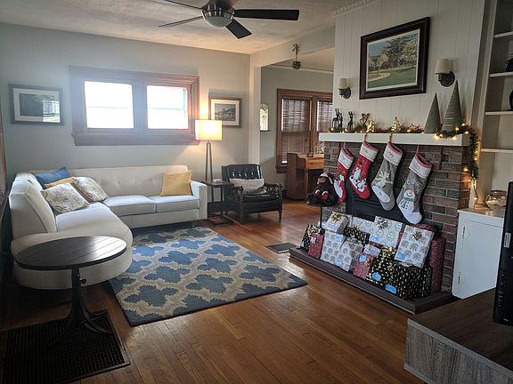 3rd image of 206 Peach Orchard Ave E