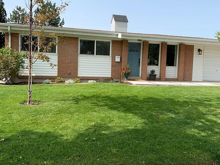 10566 S Carnation Dr — Photo 1