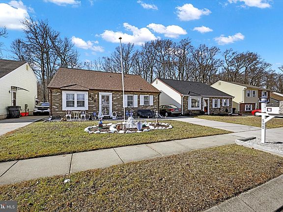 2nd image of 600 Harbour Oak Dr