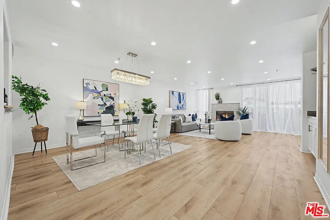 2 bed, 3.0 bath, 1520 sqft, $3,895 — Photo 1