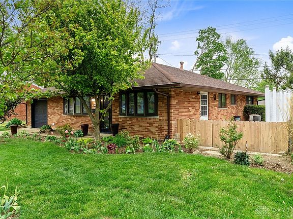 3rd image of 2290 Owendale Dr