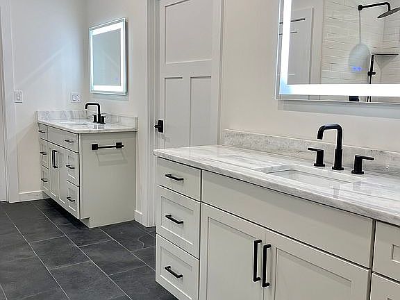 Owner’s bathroom