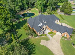 325 Woodsedge Dr, Eads, TN 38028
