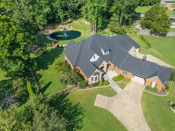 325 Woodsedge Dr, Eads, TN 38028