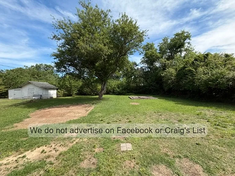 2721 Daly Ave — Photo 9