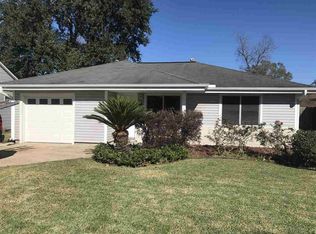 807 S 11th St, Nederland, TX 77627