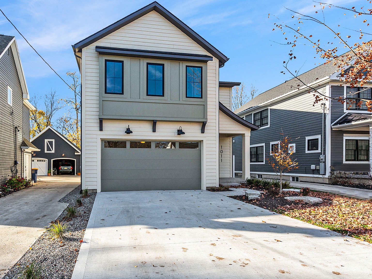 1011 Lake Grove Ave SE, East Grand Rapids, MI 49506 Zillow