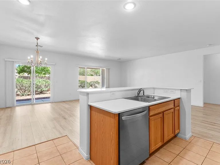 2250 Sandstone Cliffs Dr — Photo 10