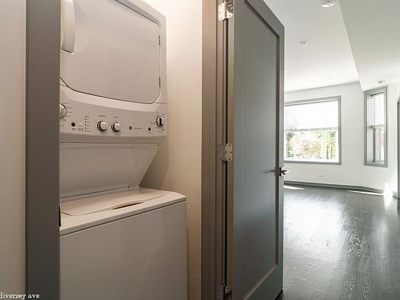 2nd image of 2834 W Diversey Ave #921