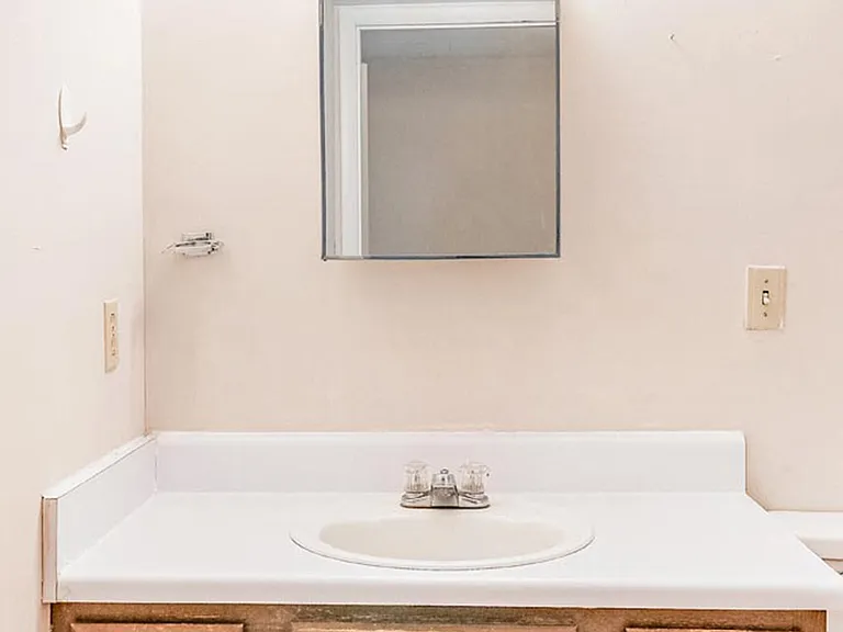 Walnut Street Apartments — Photo 6