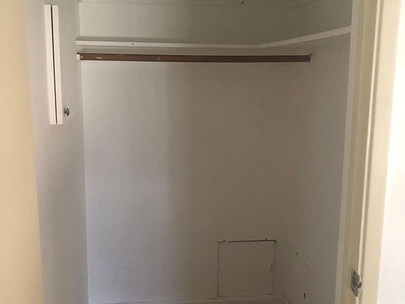 4th image of 266 Thorne St #F