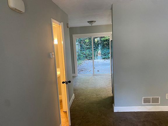 4th image of 2753 Northwood Ct SW