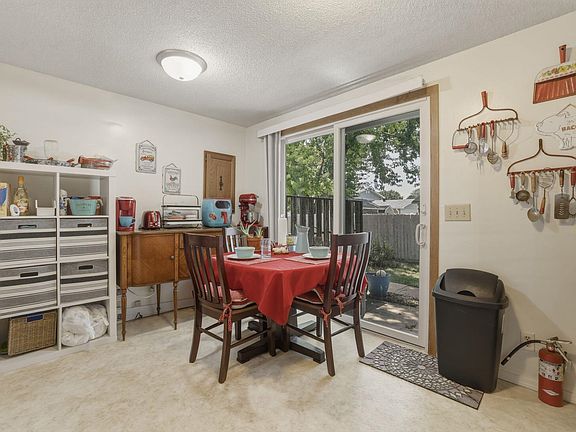 5th image of 611 1/2 Thomas Dr