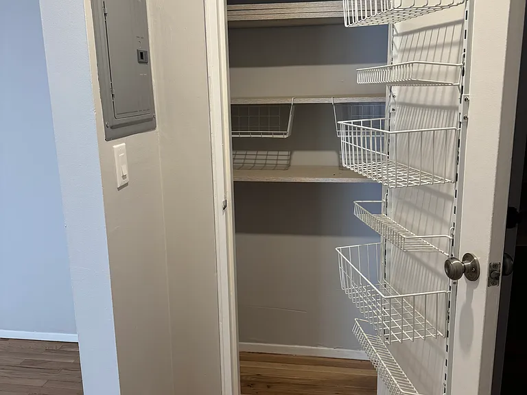 292 Hoover Ave #6 — Photo 3