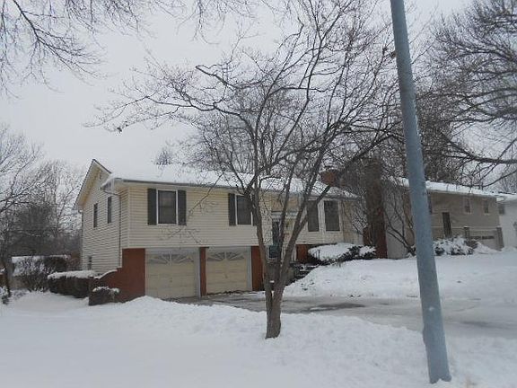 3rd image of 8724 Crescent Ave