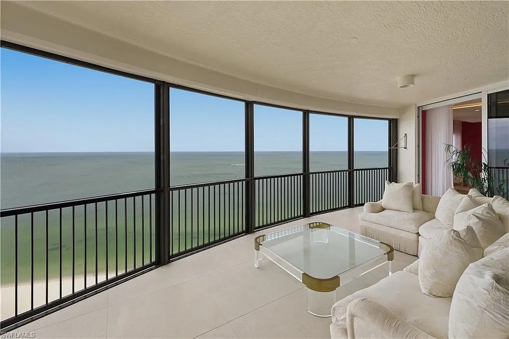3 bed, 3.5 bath, 3410 sqft, $48,000 — Photo 2
